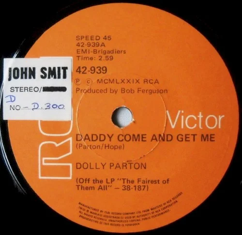 Dolly Parton: Daddy Come and Get Me / Daddy Was an Old Time Preacher Man single cover